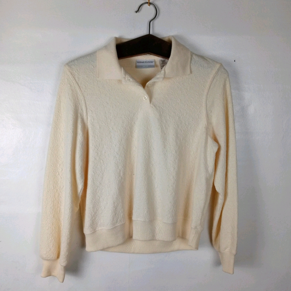 VTG 90s Collared Cream Blouse Quarter Button Up